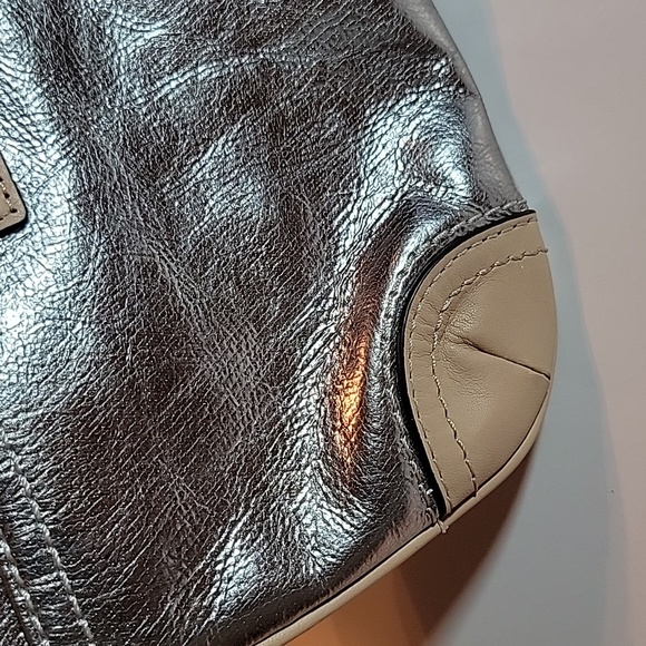 COACH | Silver Metallic Tan Wristlet - Picture 3 of 6